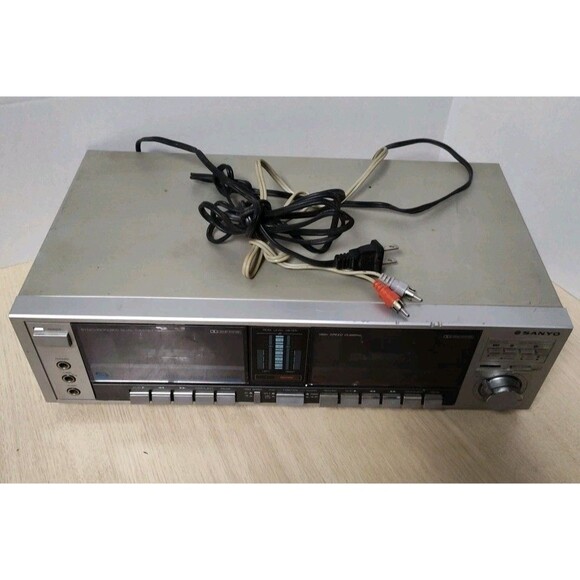 Vintage Sanyo RD W55 Double Stereo Cassette Deck Tape Player Powers On-Parts - Picture 5 of 10